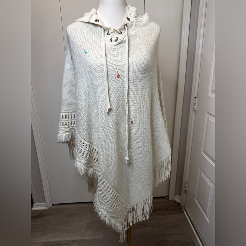 Max Edition Cream Knit Poncho with Fringe